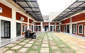 RedDoorz Syariah at Jl Veteran Kediri